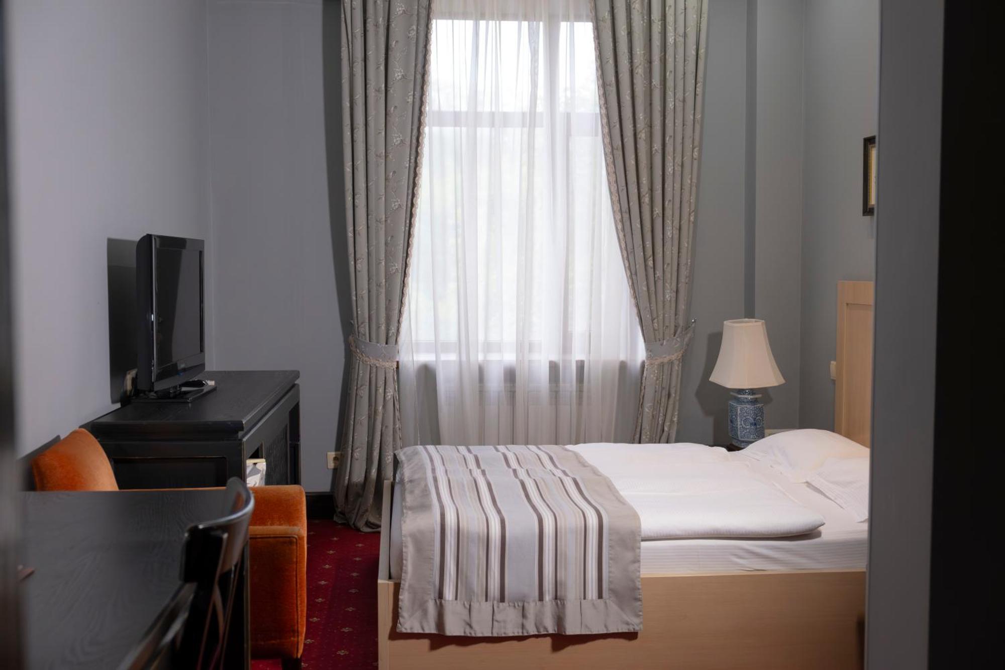 Plaza Hotel Köksetau Kültér fotó