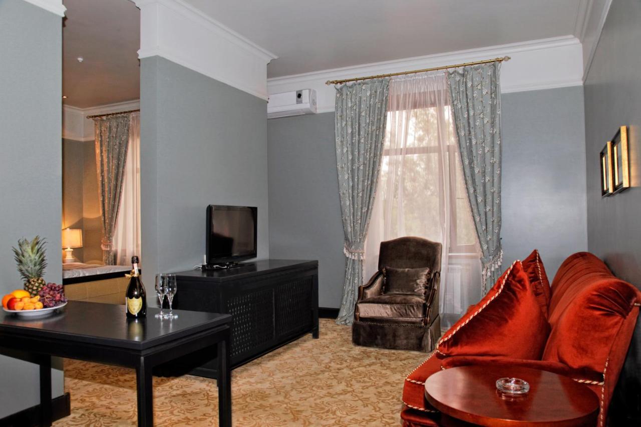 Plaza Hotel Köksetau Kültér fotó